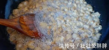 熬猪油,只加盐是外行,多加这2样,猪油又白又香,放一年都不坏!