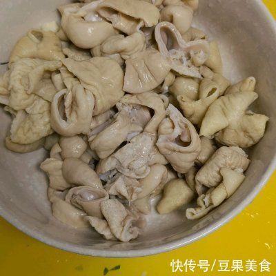 红烧肥肠|红烧肥肠比卖的还好吃，简单易做味道棒