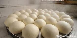 以下馒头不要再吃了,有大量有害物质,现在知道还为时不晚