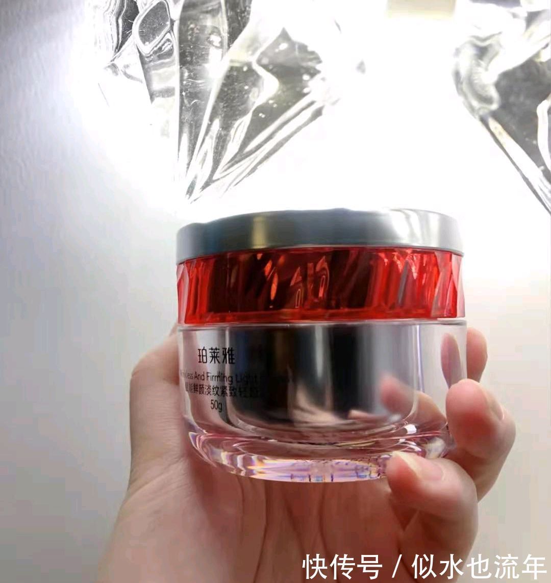 肌肤|哪款面霜好用?这些面霜解决肌肤衰老问题的同时为肌肤大量的补水