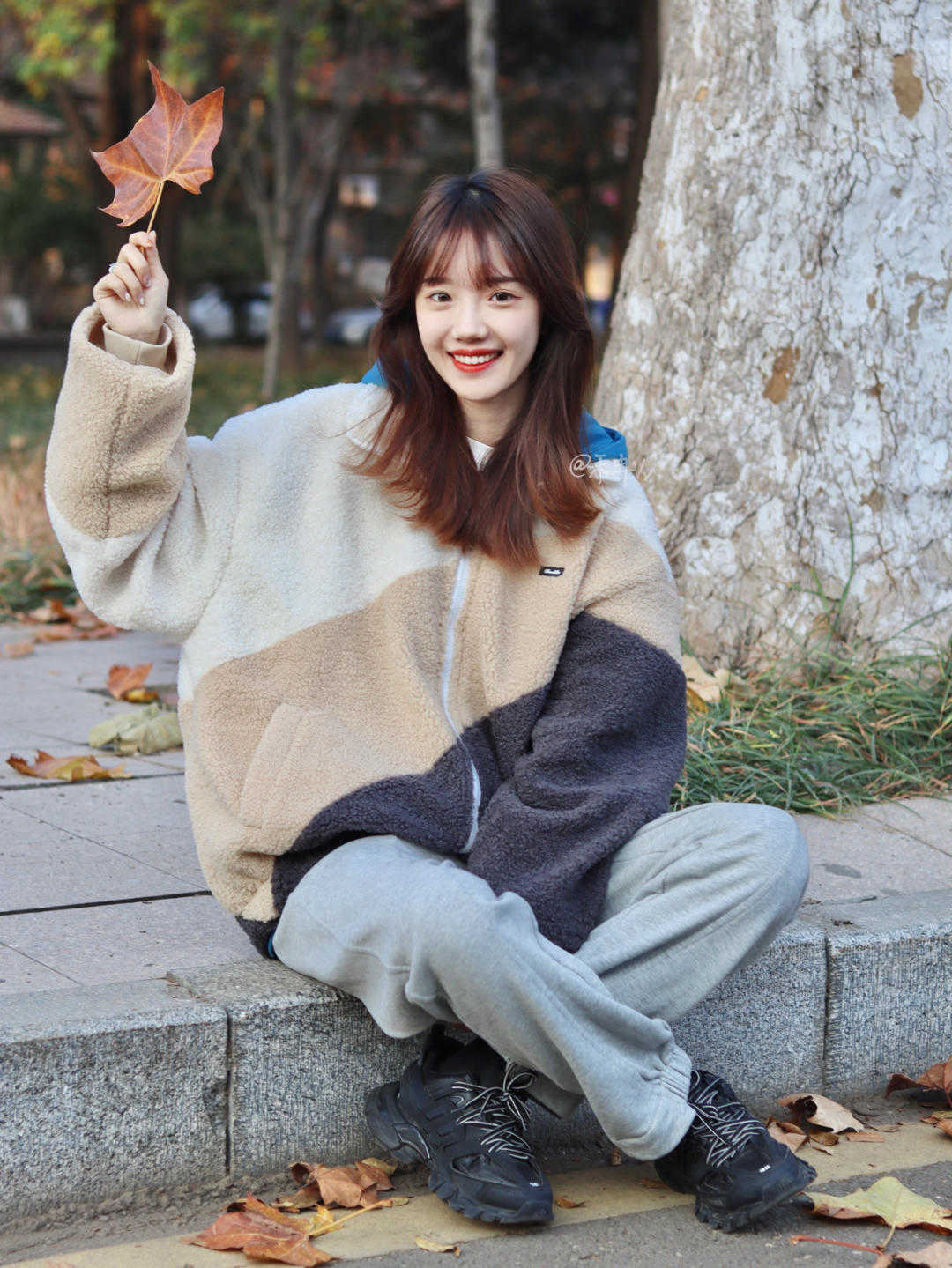 宽松|被法式惊艳了,秋冬还能这么穿?太真实自然了