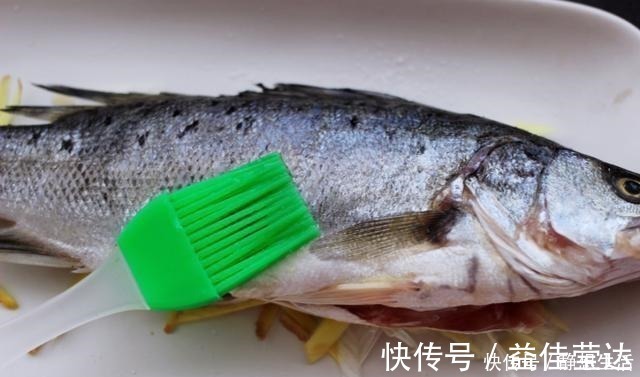 鱼不论怎么蒸都发腥牢记这2点,不腥肉嫩还很鲜