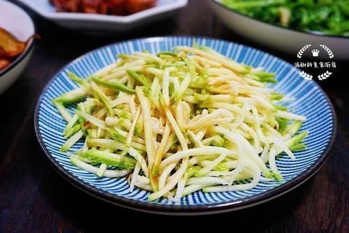 晒晒我家的晚餐，有肉有菜，营养丰富，大人孩子身体棒