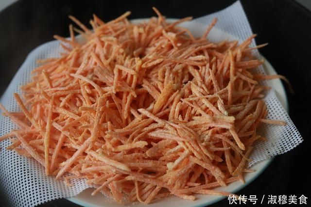 跟妈妈学了个胡萝卜的新吃法,软香不上火,头一次做就成功了