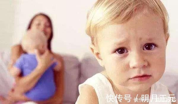 父母|动不动就哭的孩子,不是太“玻璃心”,而是父母这两方面没做好