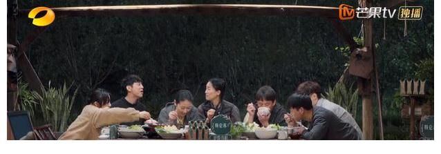 向往的生活|黄磊厨艺“翻车”，那英一句话撕开《向往5》遮羞布，网友大呼被骗