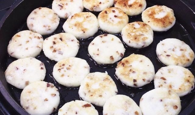 不用发面,十分钟做好山药糯米饼,软嫩好吃,孩子也喜欢