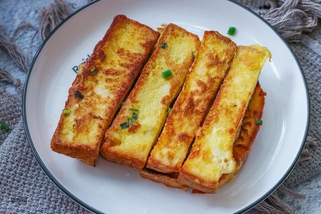 天一热,就爱吃这懒人早餐,5分钟搞定,2块钱吃饱,少油又健康