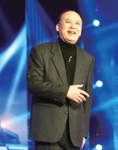 話劇團|郭達翻盤史：從養豬工人到春晚釘子戶，20年不下臺的背后誰在支撐