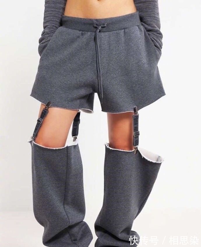 法棍包 凭画风清奇登上热搜,这些“洞洞鞋耳环”跟法棍包包,你敢买吗?