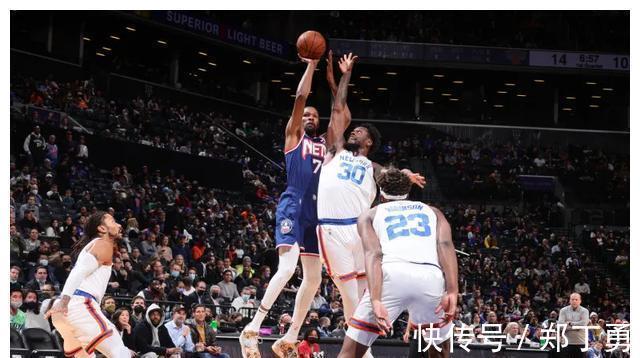 補扣|半場28分哈登帶隊破尼克斯,但因為什么事他竟然當(dāng)場笑到打鳴