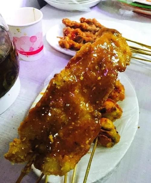 吃遍大连-街头巷尾的那些诱人的小吃，总想从头到尾再吃一遍~