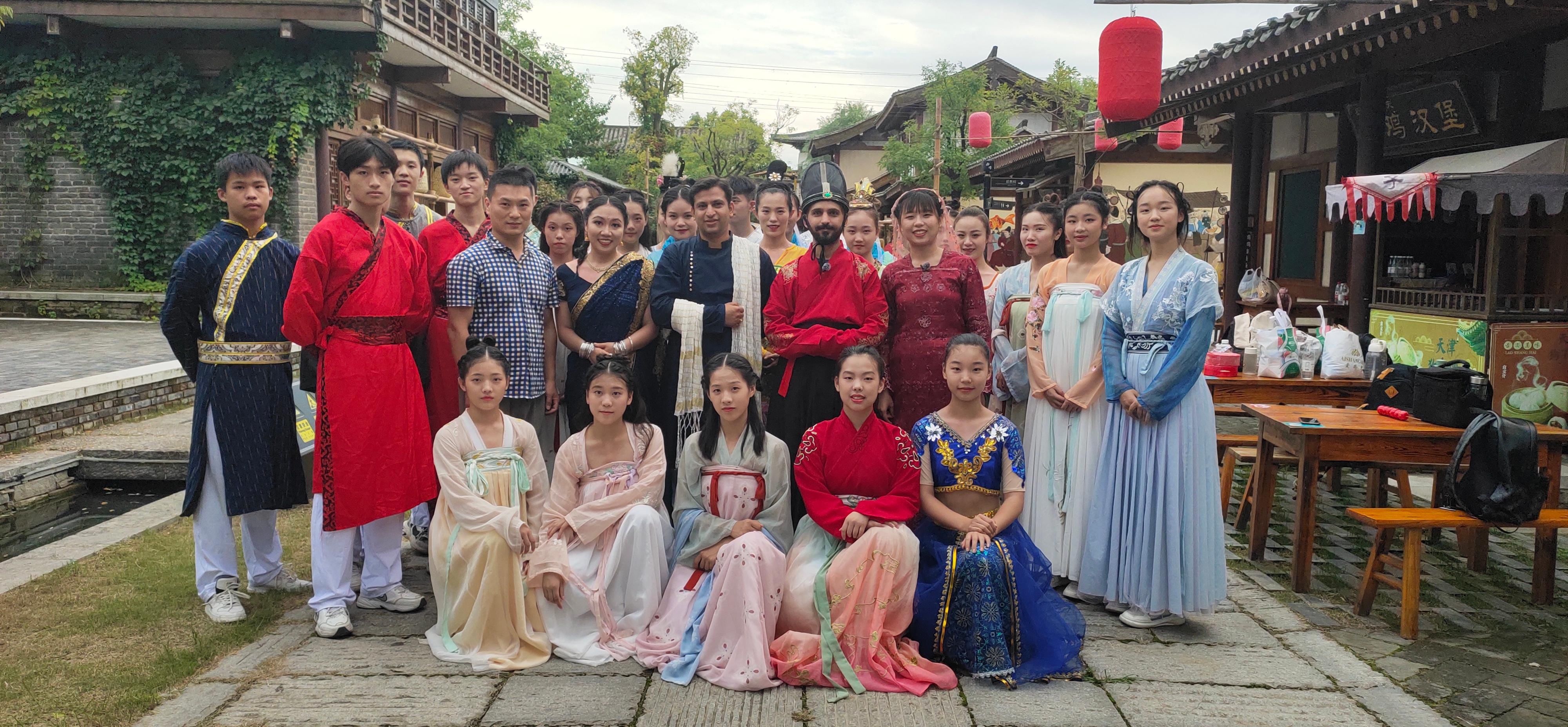 陳劍|市藝術(shù)劇院參加拍攝中秋特別節(jié)目《又過節(jié)啦》