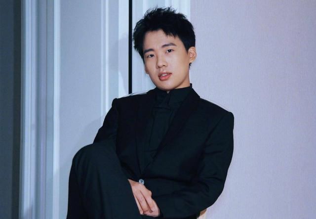 《奔跑吧》官宣阵容，蔡徐坤加盟让人意外，郭麒麟接任搞笑担当