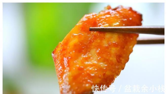 想吃|想吃烤翅不用买，简单2步在家就能做，鲜嫩多汁，香到流口水