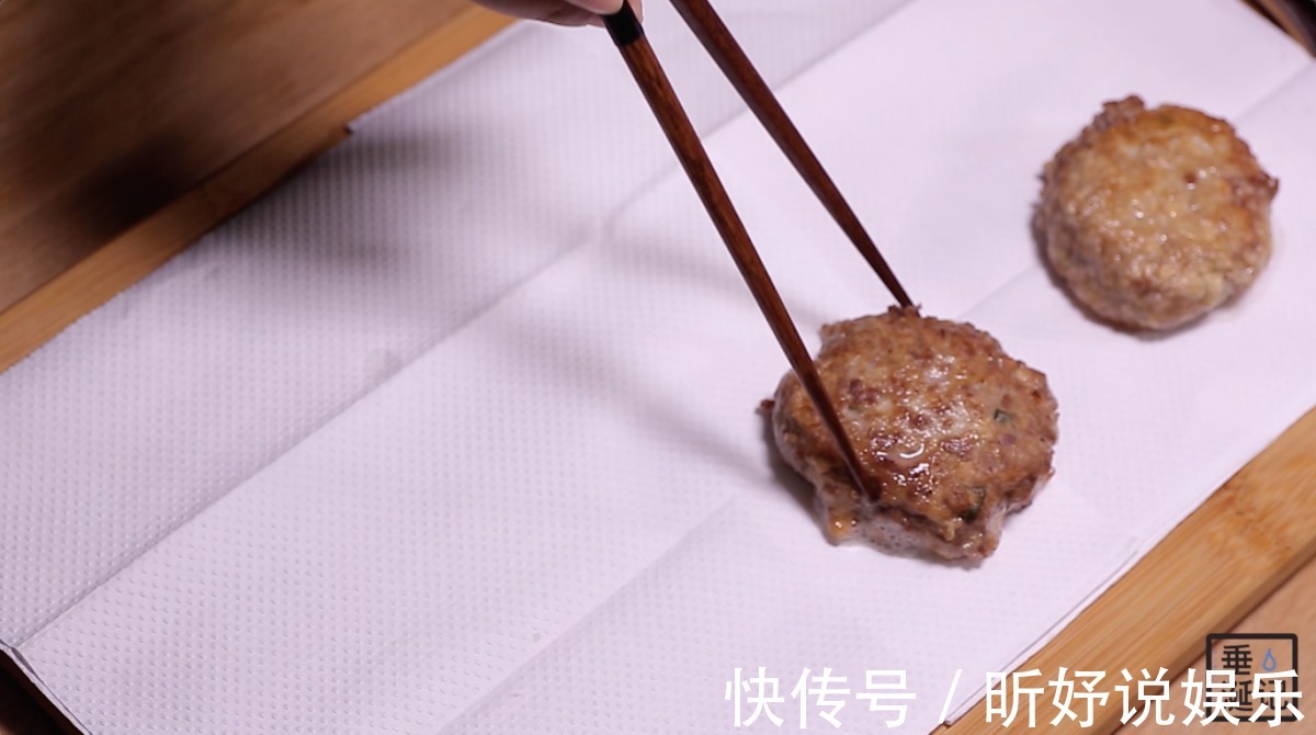 豆腐煎肉饼，减肥也能吃的低脂肉饼
