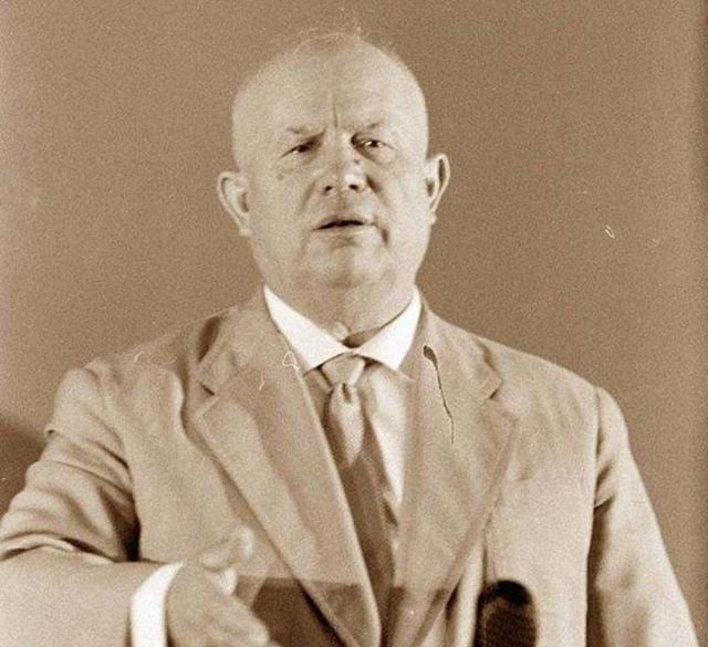 涅夫执政|念错讲稿,给自己发勋章,这位苏联领袖为什么还能执政十八年