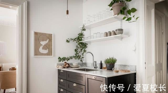 阳台|北京38岁小姐姐的独居生活,34小屋,床直接设计在阳台了