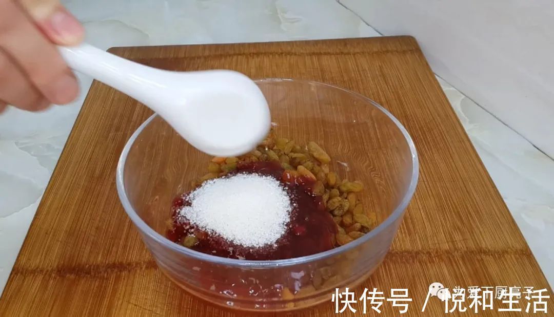 面包这么做太香了，加4个鸡蛋，不用烤箱也能一次成功，松软香甜