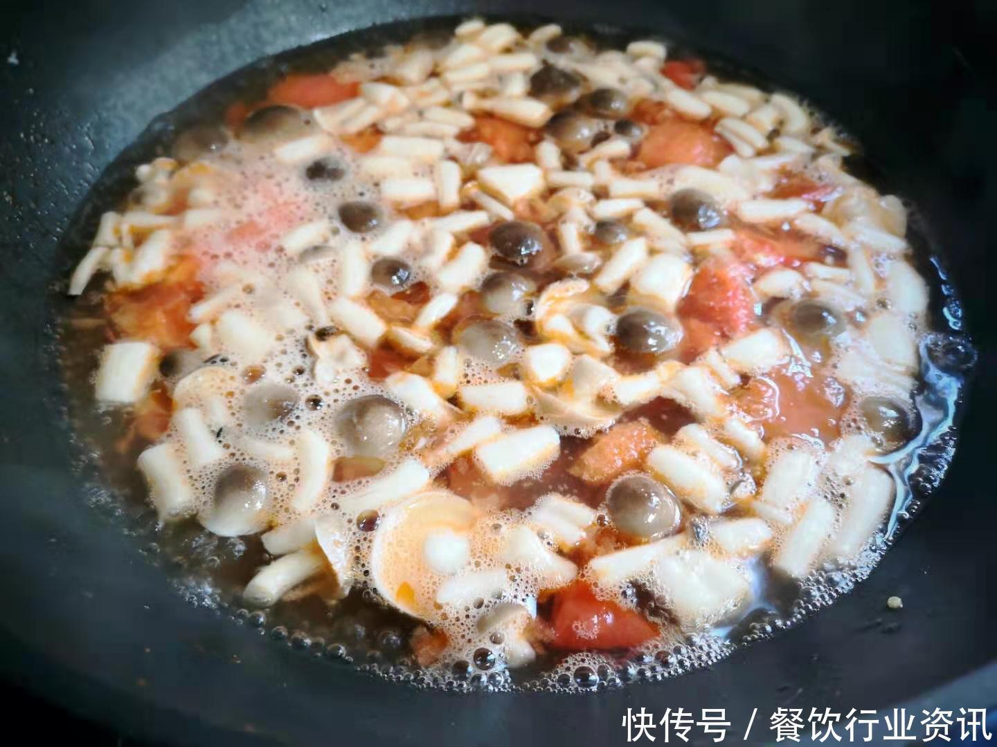 最近特爱这个汤,不放肉也很鲜,十分钟煮好,简单又省事,好喝