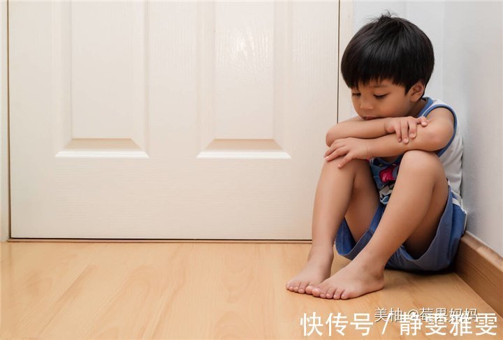 有情绪|4个特征是孩子“没教养”的表现,父母要及时纠正,做到心里有数