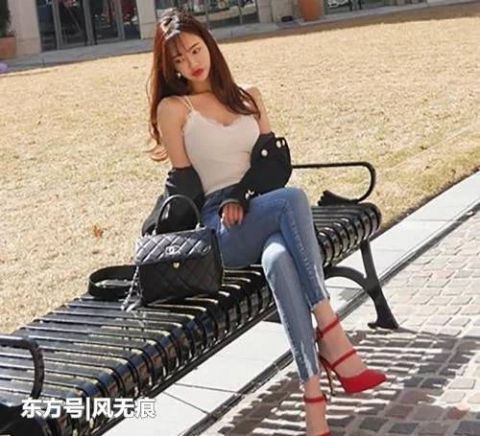 美腿|紧身牛仔裤小姐姐,曲线完美美腿纤细修长,身材吸睛无数!