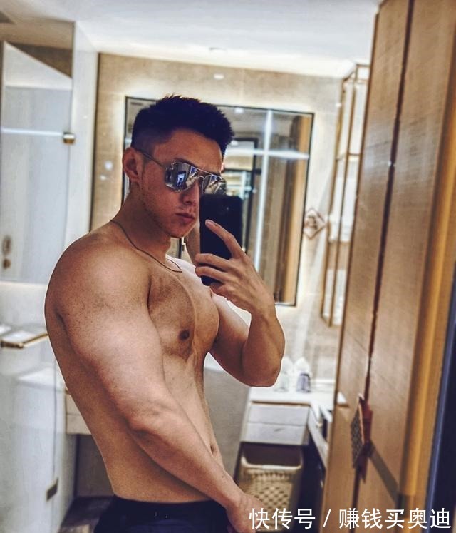 大长腿|这枚阳刚之气十足的足球运动员很上头哦!