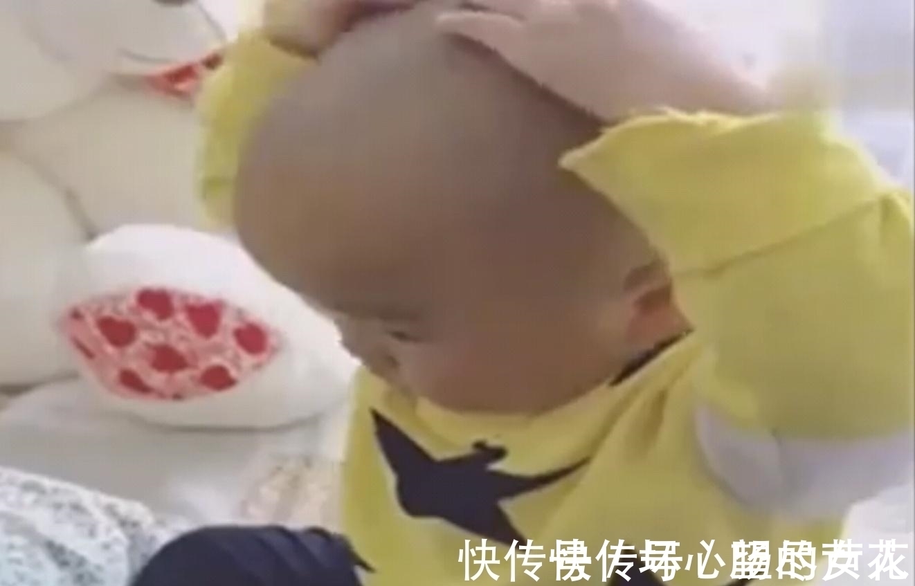 宝宝|宝宝熟睡后妈妈给他理个发型,一觉醒来宝宝谁也不理,笑喷了