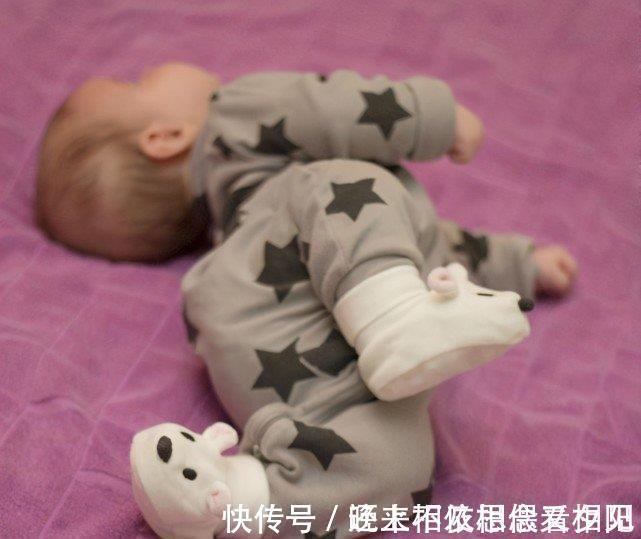 睡眠时间|五个月宝宝的发育情况、具备了哪些能力?来看看你家娃达标了吗