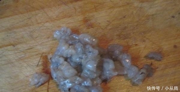 不管有钱没钱,女人要隔三差五吃“天然玻尿酸”,皮肤水嫩显年轻