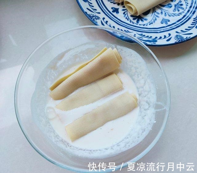 玉米油|豆皮肉卷,太香了,一大盘不够吃!