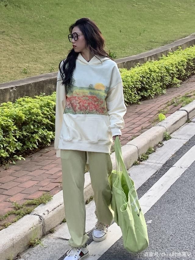 棋盘格|初秋卫衣大赏，挑不好就是又胖又邋遢，如何挑选也是一门学问