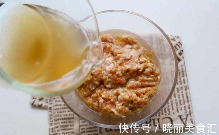 肉包子馅怎么调？别只会放调料，记住一个窍门，肉馅鲜嫩多汁