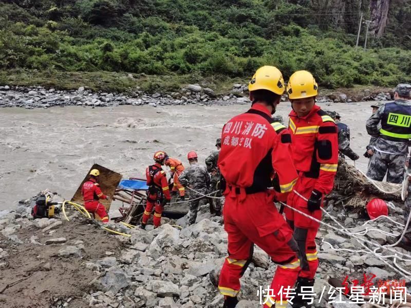 总队|雅安天全县突发泥石流 四川消防：62人在救援现场核心区开展搜救