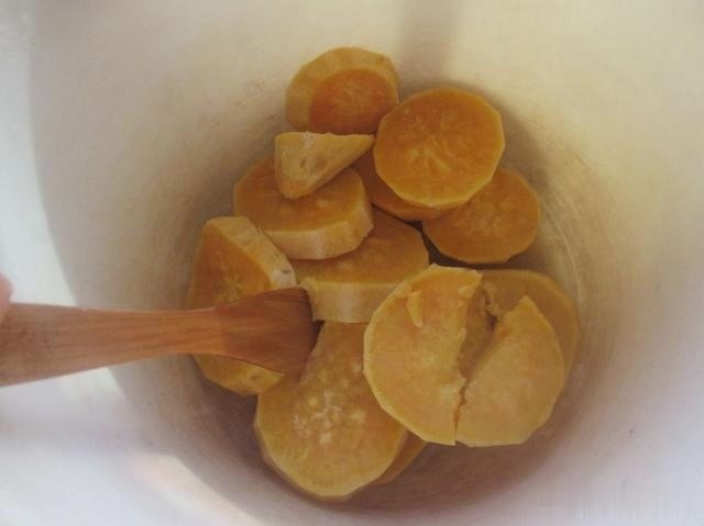 红薯这样做,营养好吃还简单,一周吃两次也不腻,孩子的零食首选