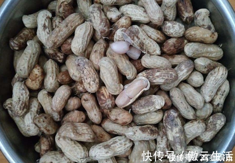 花生|煮花生时,直接加水煮就废了一锅花生,多加两个步骤,花生更入味