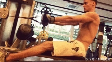 健身|身高1米9的健身肌肉男停练3年后,身材还不如普通人