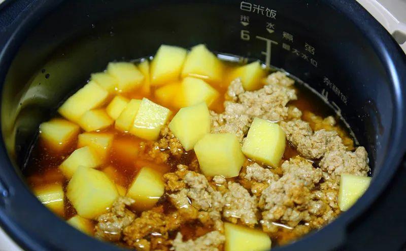 饭菜|下班犯懒就吃焖饭,饭菜一锅出,简单省事,太适合夏天了