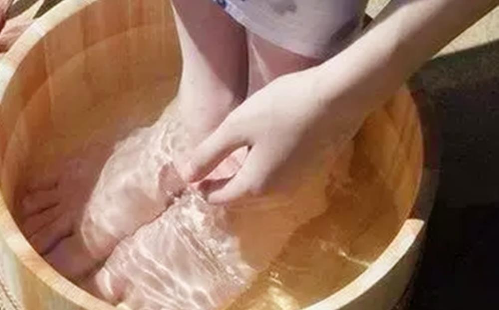 激素水平|女性衰老的程度与月经周期长短有关?三天或是七天,比较见真知