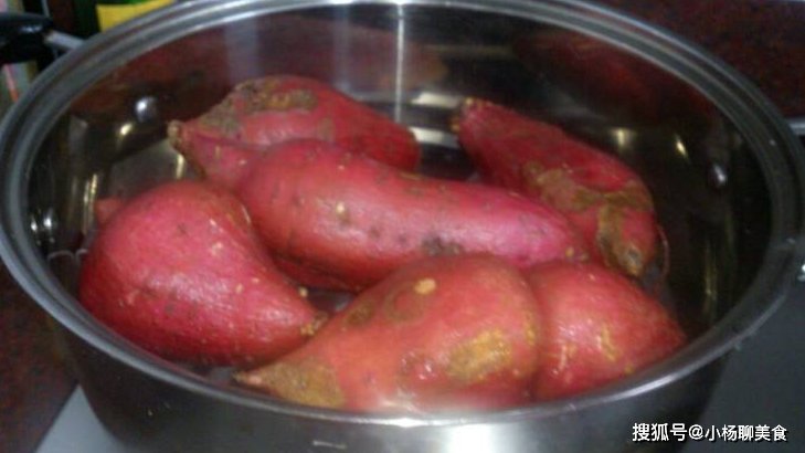 清甜|蒸红薯有窍门，不要只会隔水蒸！学会4点，红薯清甜香浓又软糯！