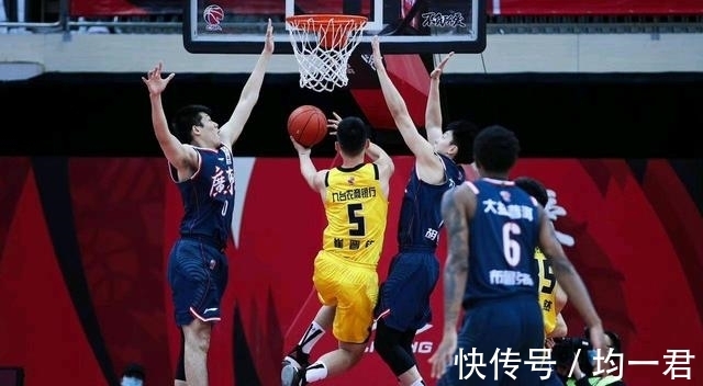 广东|CBA排名大乱!山东爆发破魔咒,首钢跌出前十,广东连胜靠近四强
