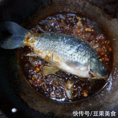香辣调味料|#巨下饭的家常菜#香辣鲫鱼