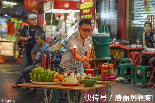 街道|泰国最有“年味”的街道，满街都是穿旗袍女孩，春节氛围堪比国内