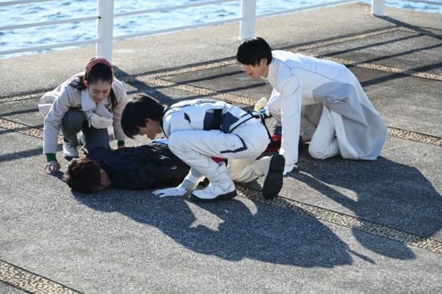 vice|假面骑士Revice第18话先行图公开,一辉被反噬重伤,女王再次变身登场