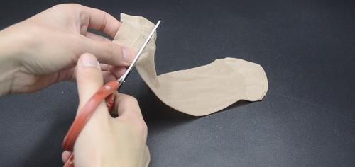 旧袜子一只也别扔,放在家里特别实用,一年能省几百元,涨知识了