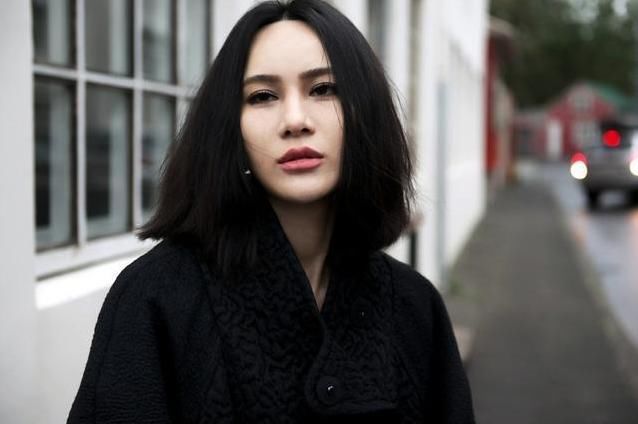 从超女冠军到销声匿迹，你以为尚雯婕过气了，其实她早已逆袭