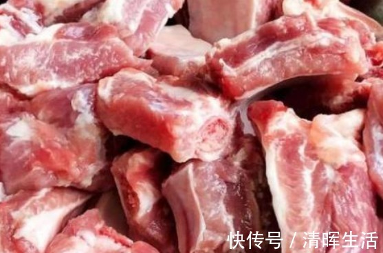 味鲜|炖排骨汤时,直接焯水是错的,学会1步处理,肉嫩味鲜,汤白味浓
