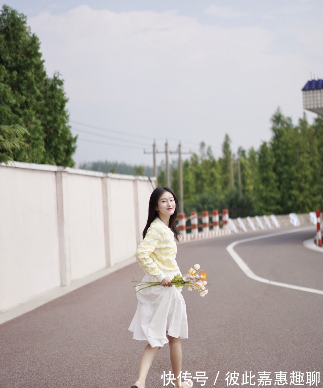 头绪|换季穿搭没头绪?看看这五组穿搭示范,照着穿让你美得高级又温柔