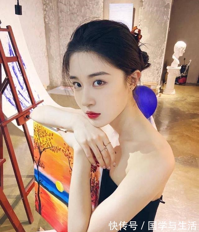 护肤品 日常护肤,不能盲目对肌肤进行“大补”,按照常规步骤就可以!