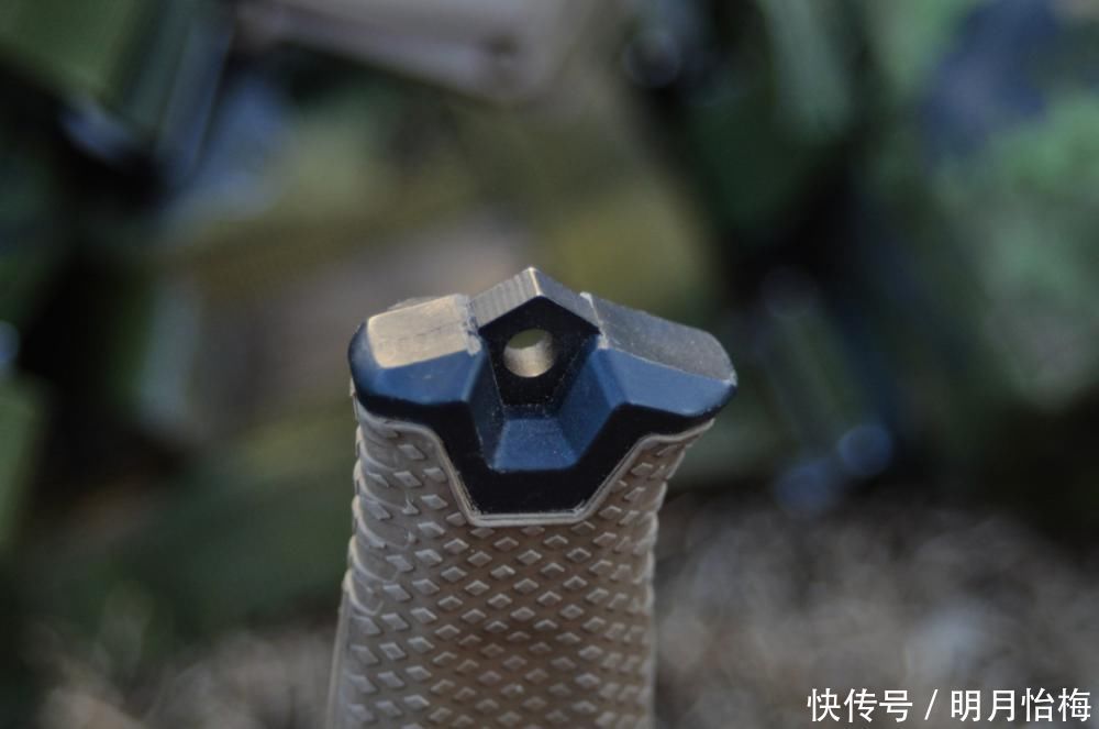 “生存演习后,我第一件事就是买了把戈博StrongArm。”